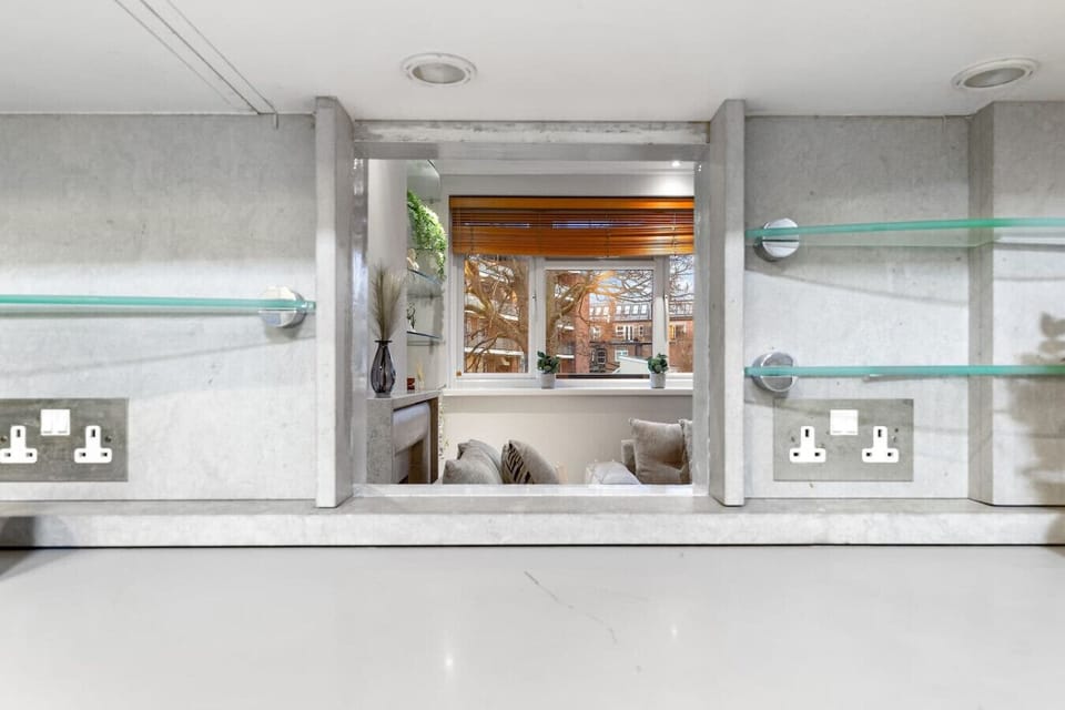 A cosy, functional kitchen with all the tools to make meal prep a breeze.