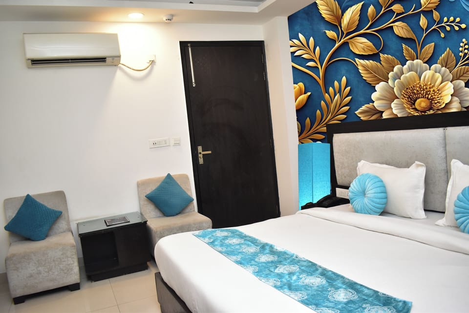 Deluxe Double Room, City View | Egyptian cotton sheets, premium bedding, Select Comfort beds, minibar