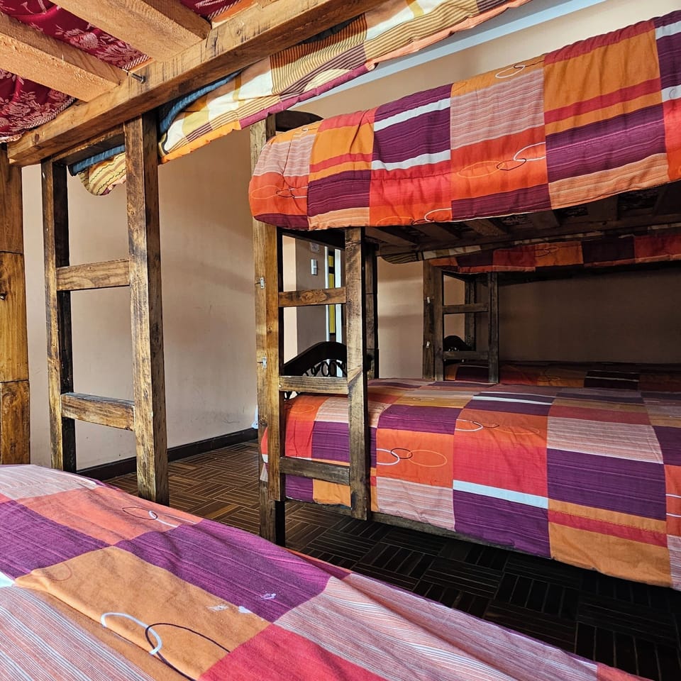 Shared Dormitory | WiFi (free), bed sheets