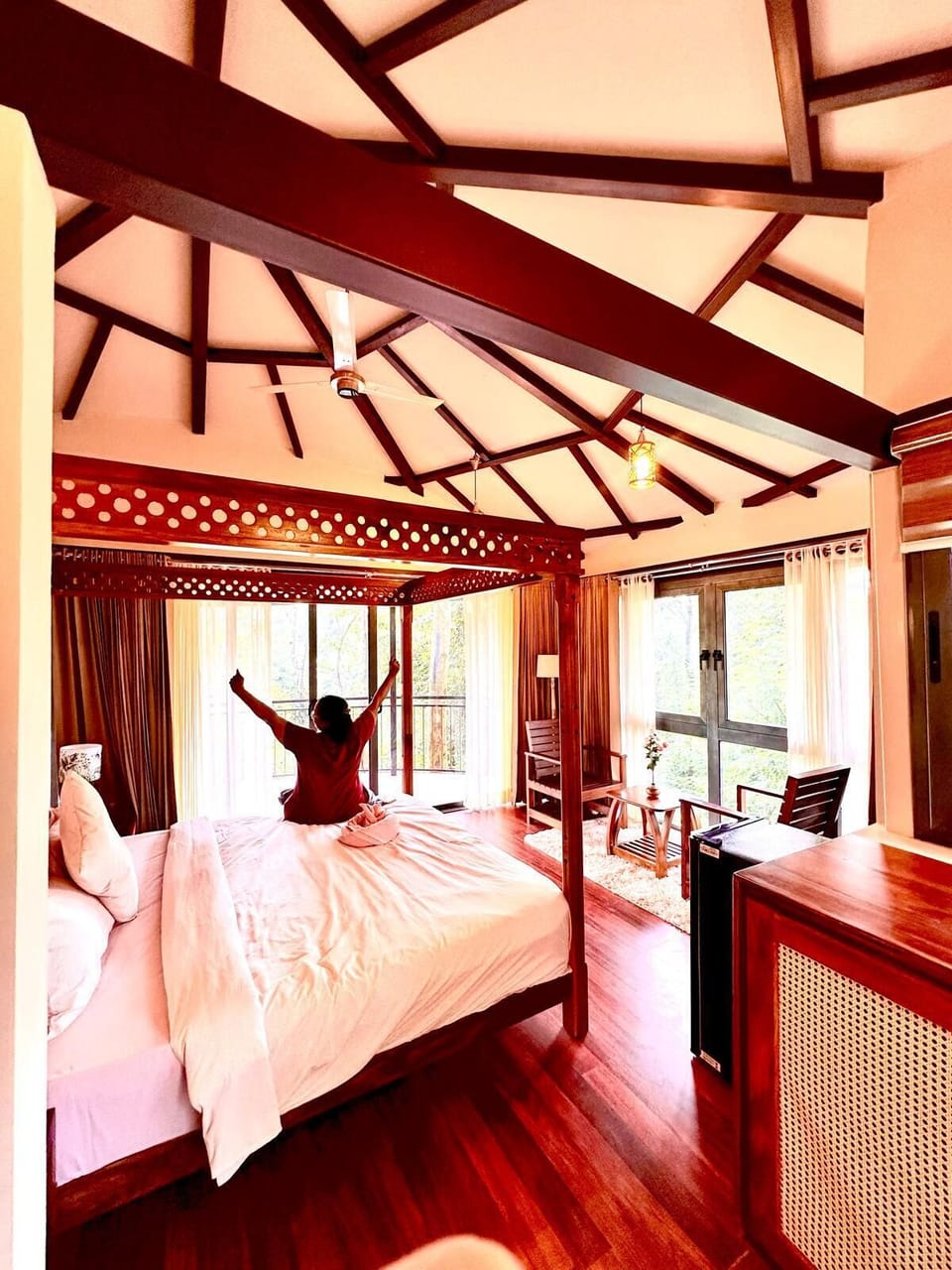 Luxury Tree House, Hot Tub, Garden View | Garden view