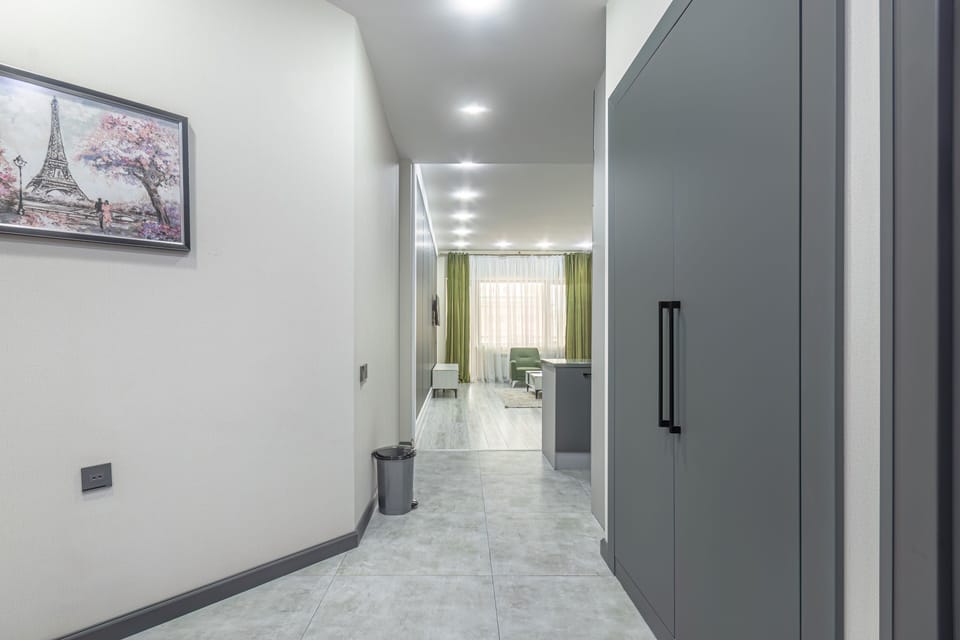 Luxury Apartment, Balcony, City View | Premium bedding, Select Comfort beds, minibar, in-room safe
