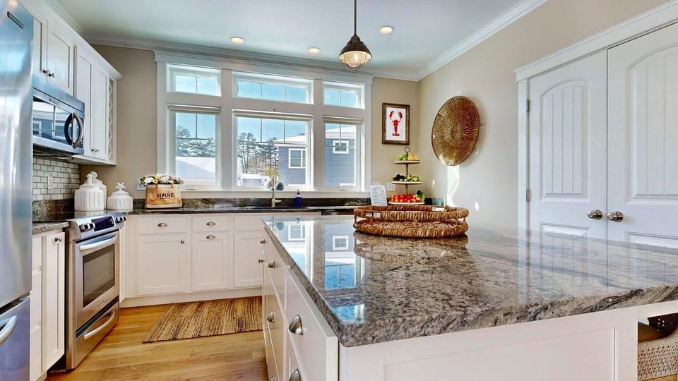 Spacious kitchen with island 