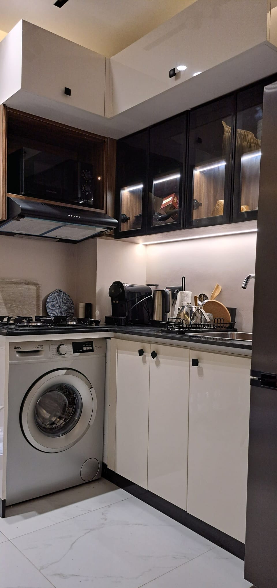Comfort Apartment, 1 Queen Bed with Sofa bed, Air conditioning | Private kitchen | Full-size fridge, microwave, oven, stovetop