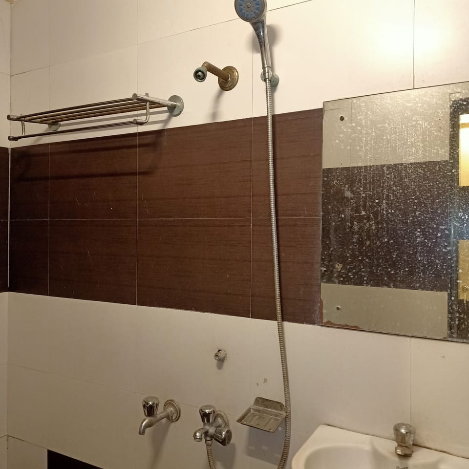 Superior Triple Room | Bathroom | Shower, towels, soap, shampoo
