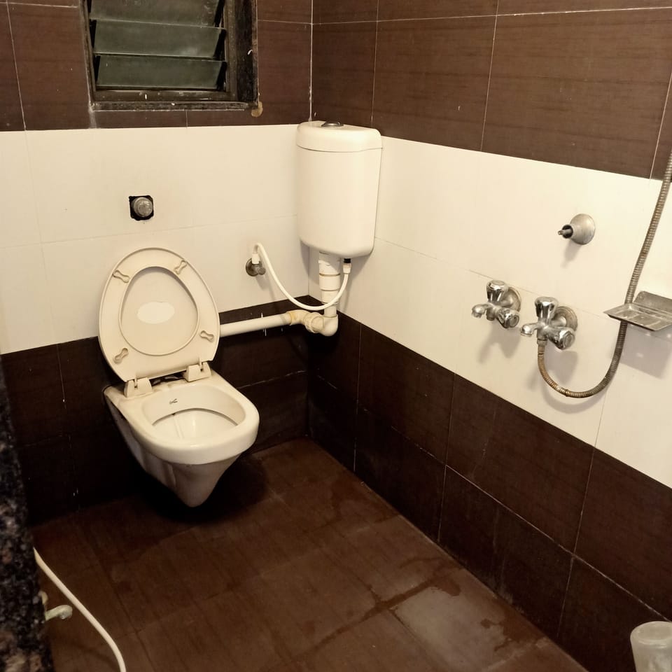 Superior Quadruple Room | Bathroom | Shower, towels, soap, shampoo