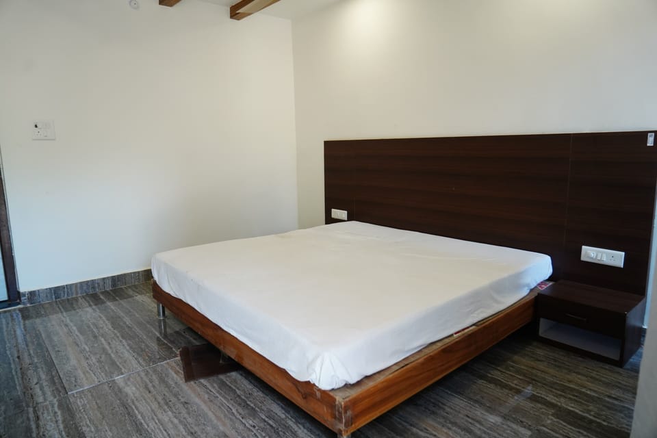 Deluxe Double Room, Garden View