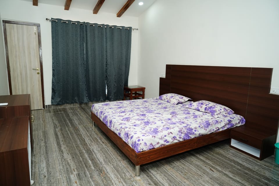 Deluxe Double Room, Garden View
