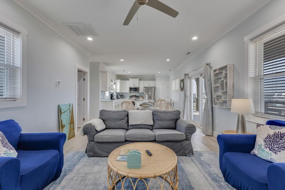 Main Living Area (3rd Floor)