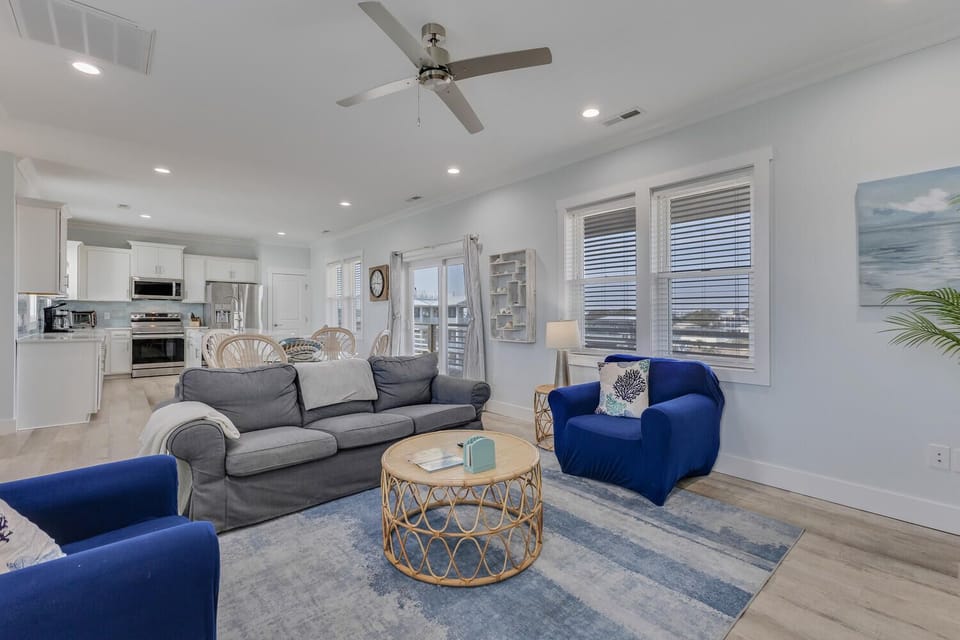 Main Living Area (3rd Floor)