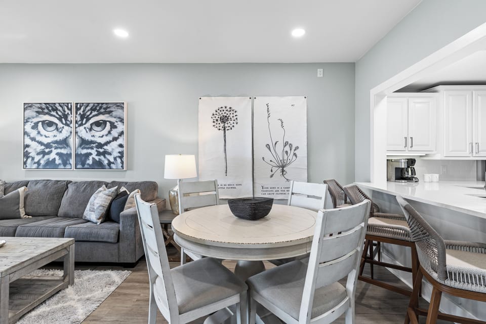 Dining Table w/ 4 Chairs