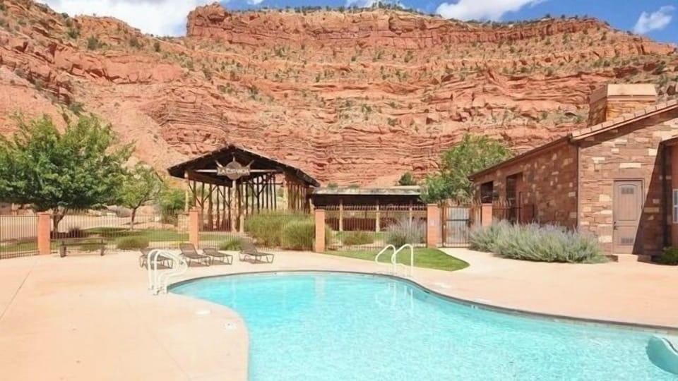 Community Pool and Clubhouse at La Estancia!
