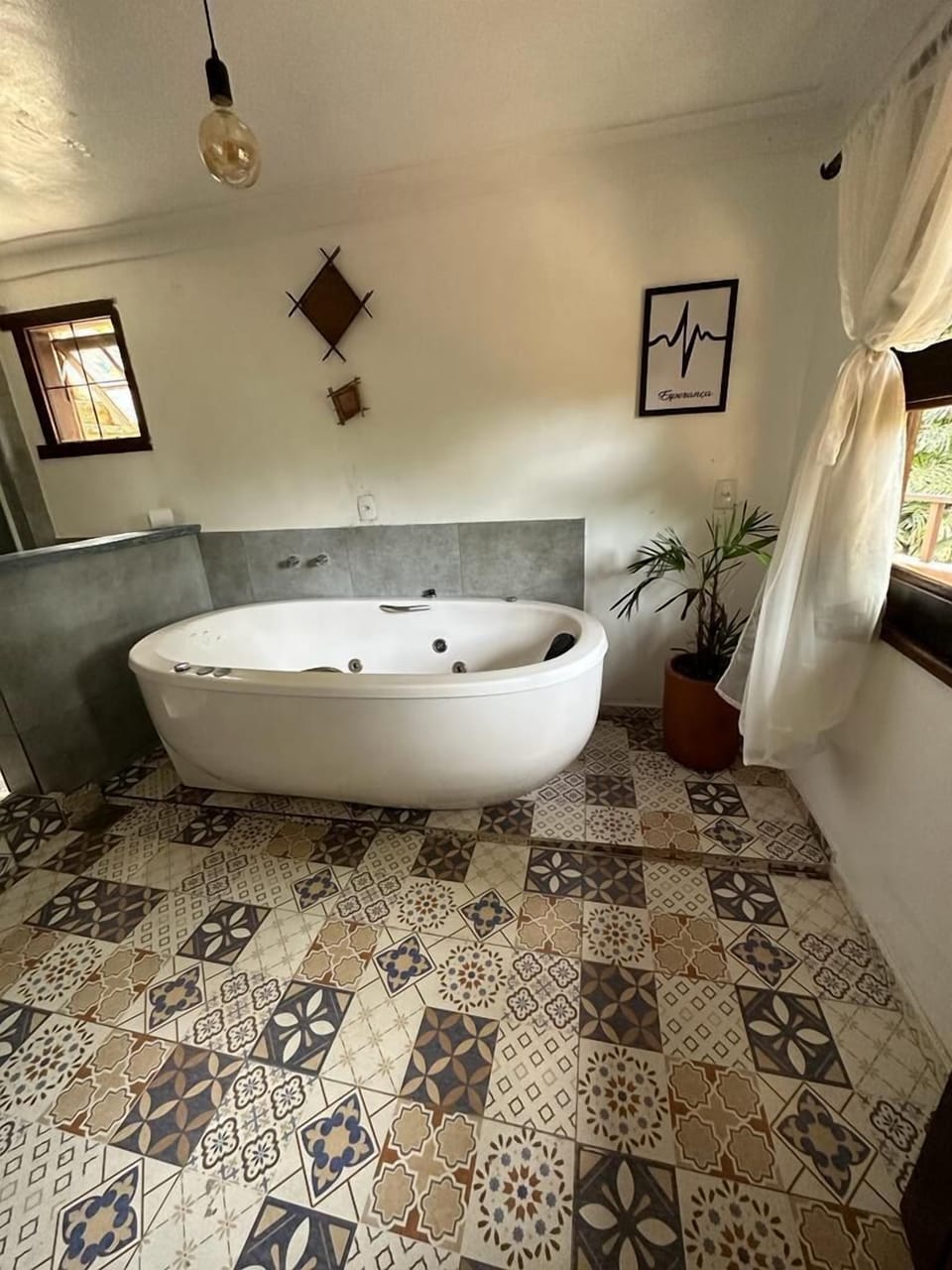 Exclusive Twin Room | Bathroom | Hair dryer, towels, soap, shampoo