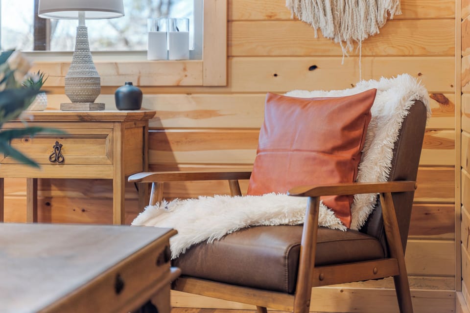 Cabin 1 - Cape Buffalo - Living Room