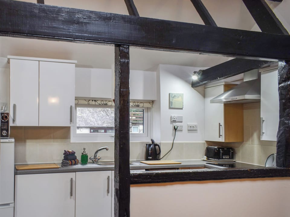 Kitchen | Linney Cottage - Fox Valley Cottages, Looe
