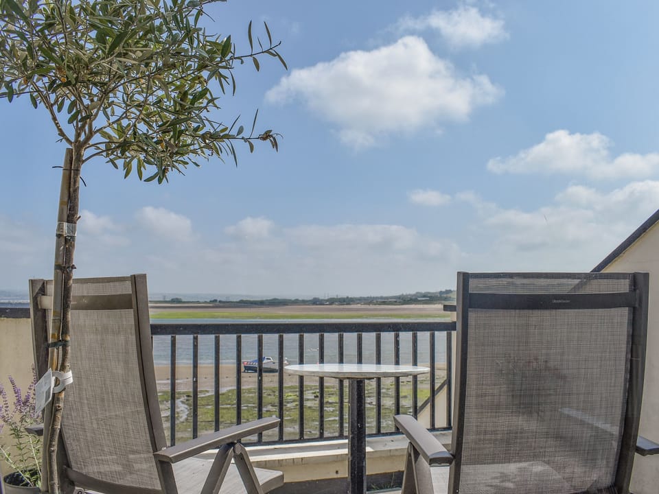 Sitting-out-area | Seaview Retreat, Appledore