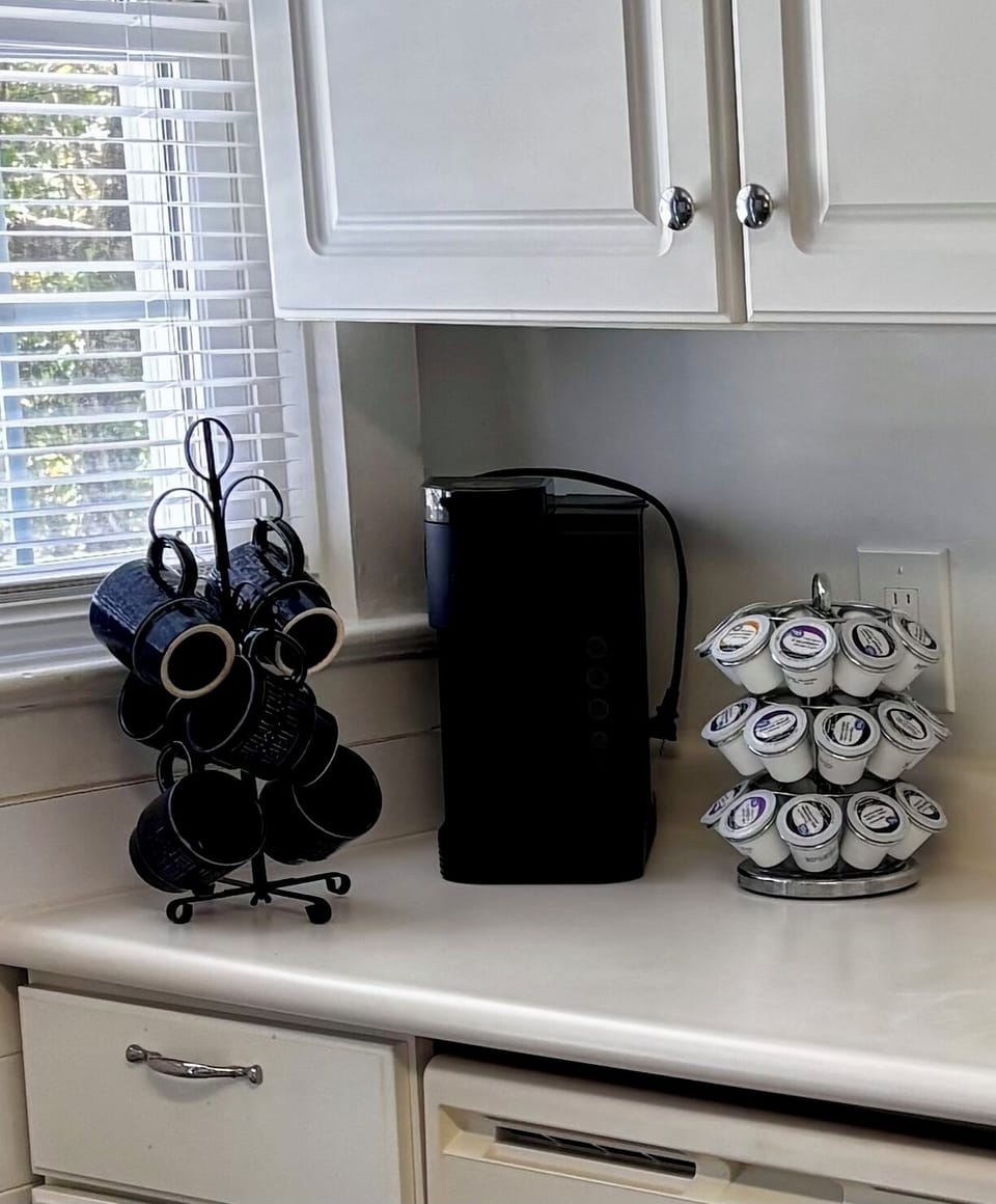 Keurig coffee maker with complimentary K-cups 