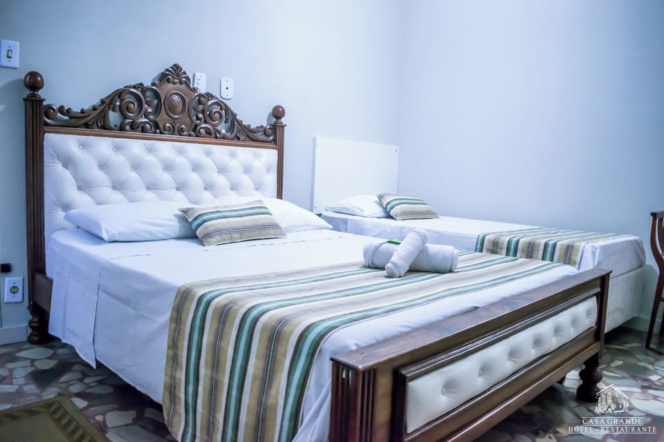 Deluxe Double Room | In-room dining