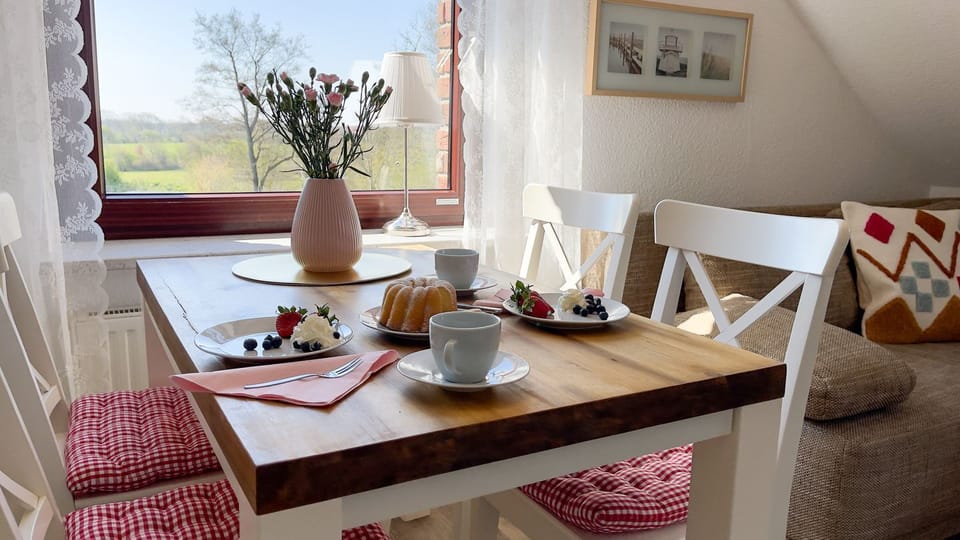 Kapitänshaus FeWo 4 - Captain's house FeWo 4 - Friendly, close to the beach Apartment in Cuxhaven