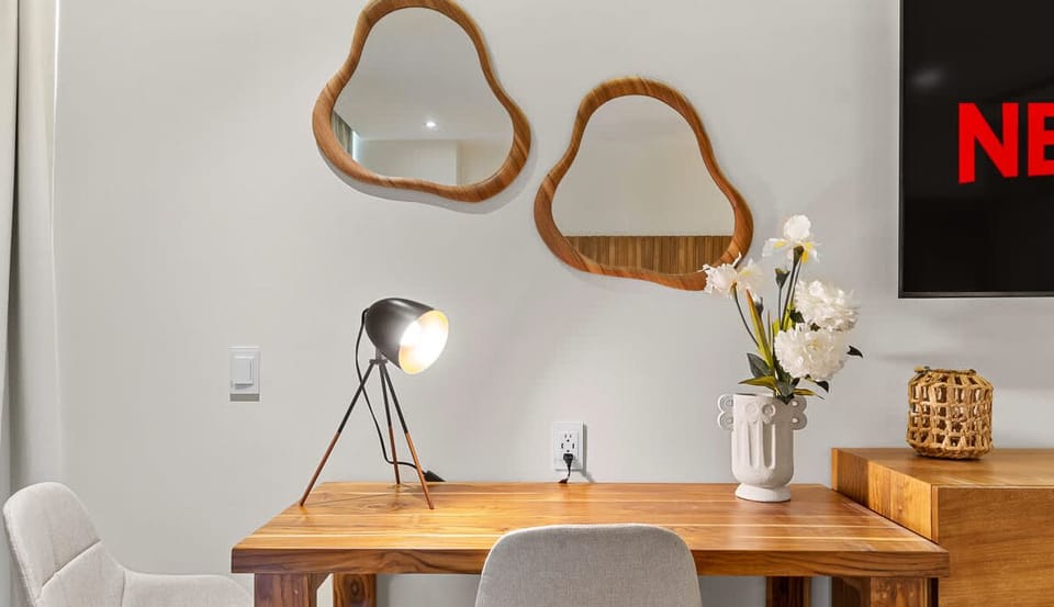 Desk/Office Area