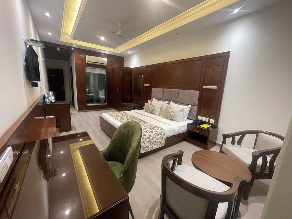 Deluxe Single Room, City View | Free WiFi