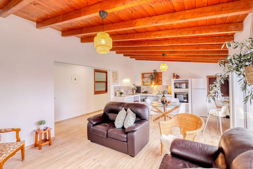 Living area, connected with inside dining area & fully equipped kitchen