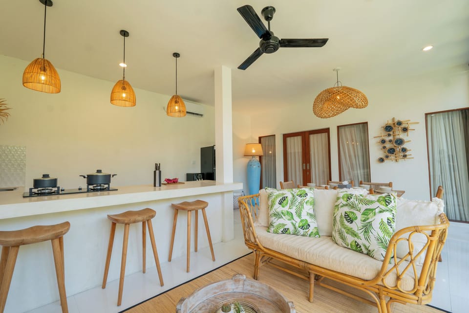 Exclusive Villa | Living room | Flat-screen TV