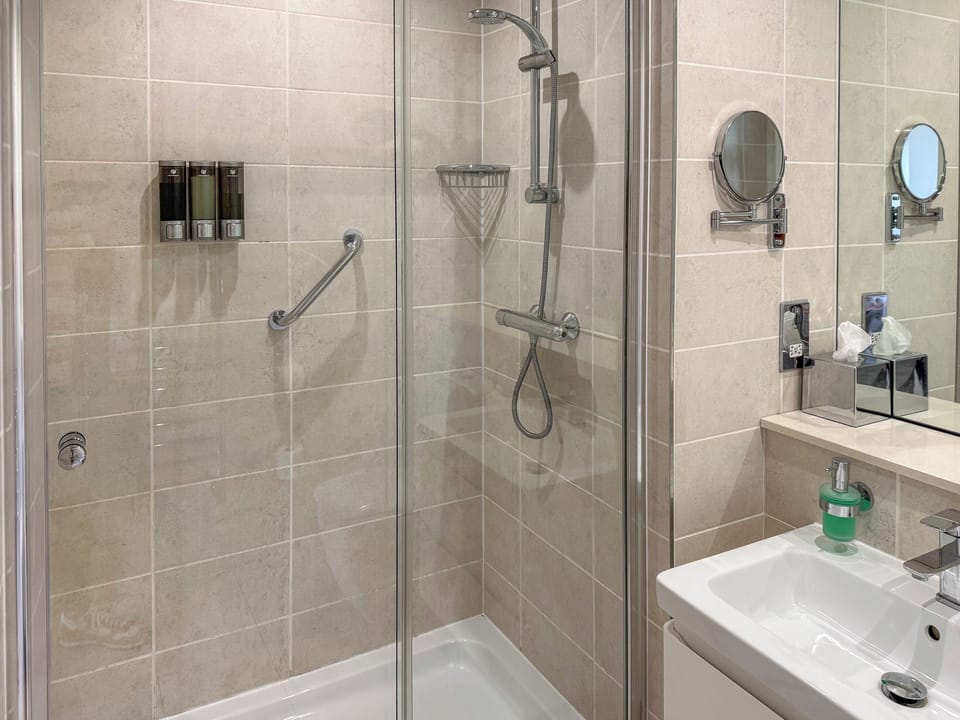 En-suite | Seagull Apartment, Scarborough