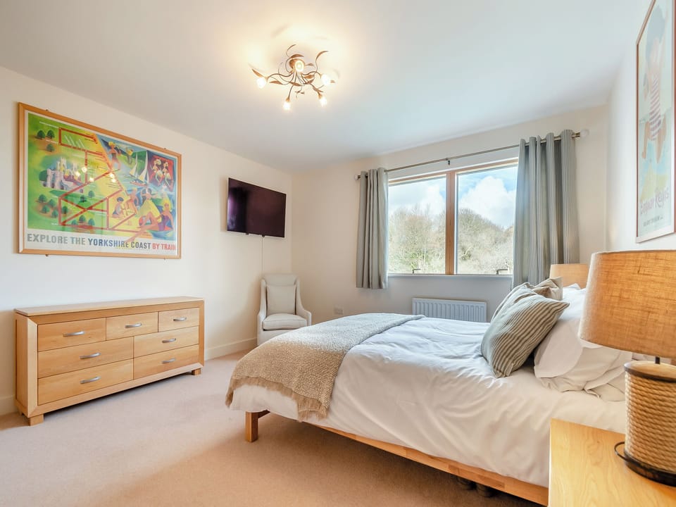 Main double bedroom with en-suite bathroom | Seagull Apartment, Scarborough