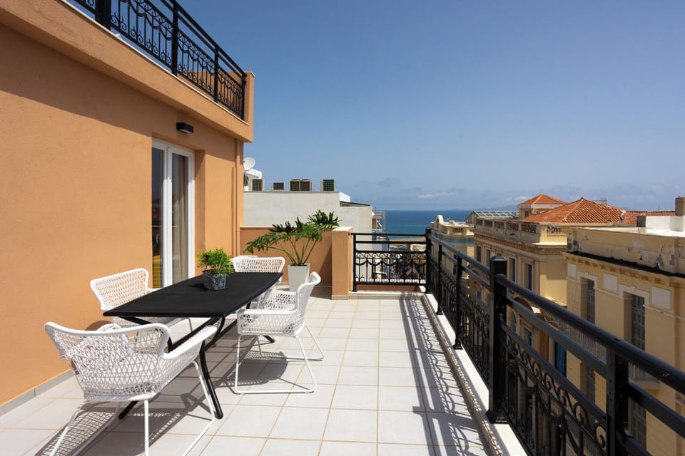 Deluxe Suite, Sea View | Terrace/patio