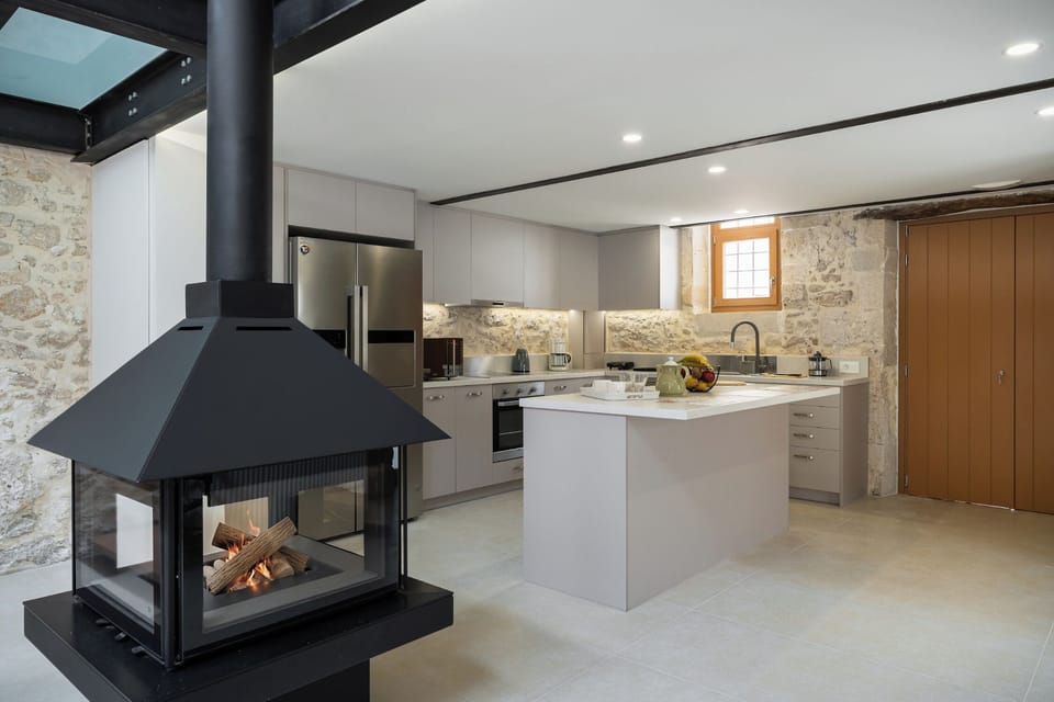 Deluxe Villa, Pool View | Private kitchen | Electric kettle