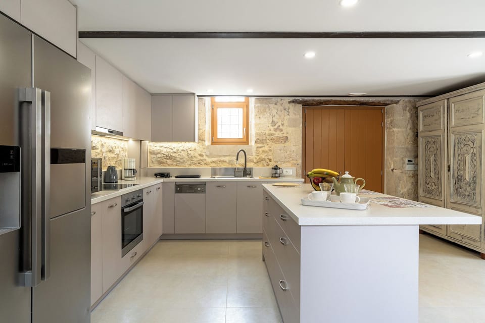 Deluxe Villa, Pool View | Private kitchen | Electric kettle