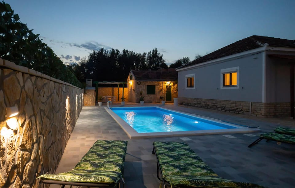 pool