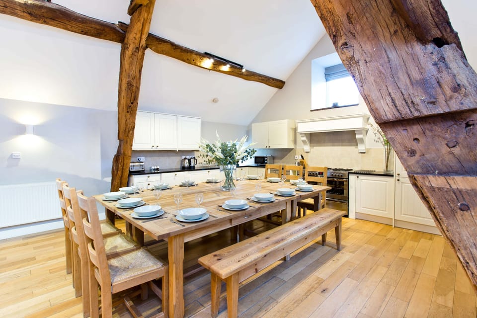 Cruck'd Barn- dining area