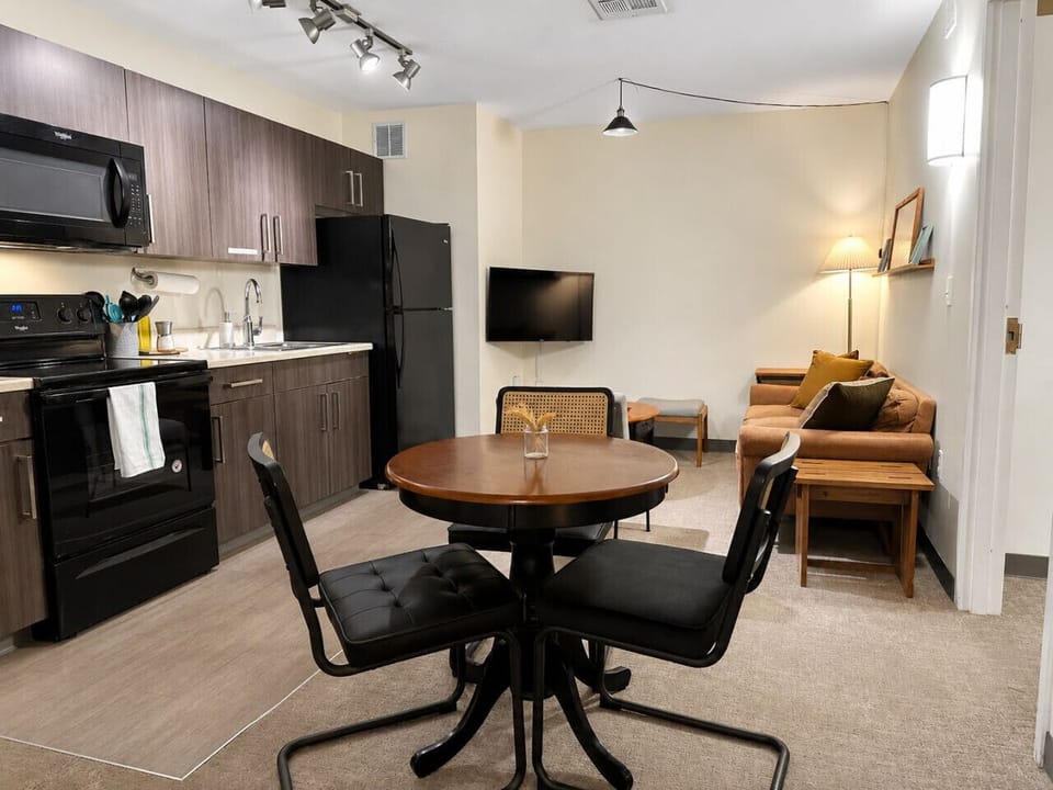 Whether it’s a quick coffee break or a slow dinner, this versatile space is built for your daily essentials