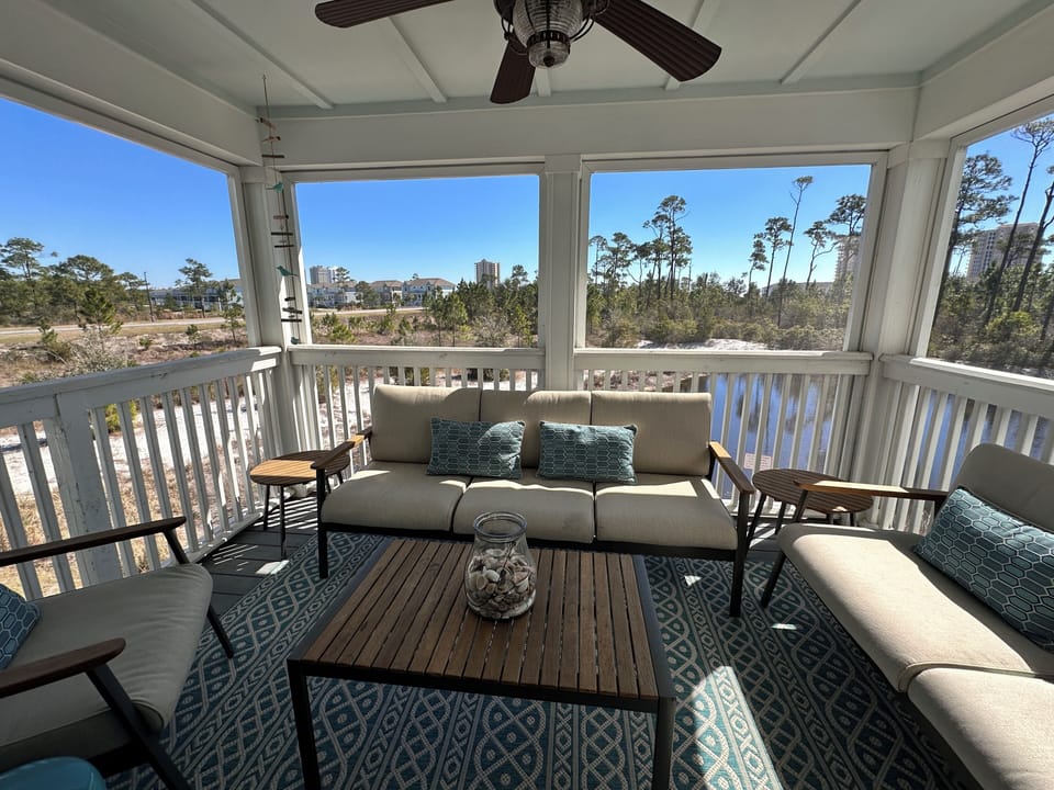 Screened in porch