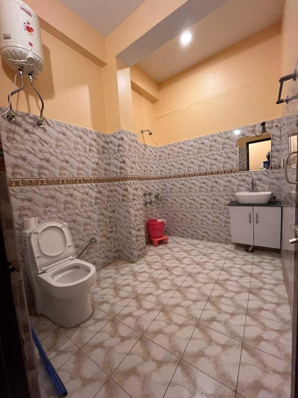 Family Quadruple Room, Mountain View | Bathroom | Shower, free toiletries, slippers, towels