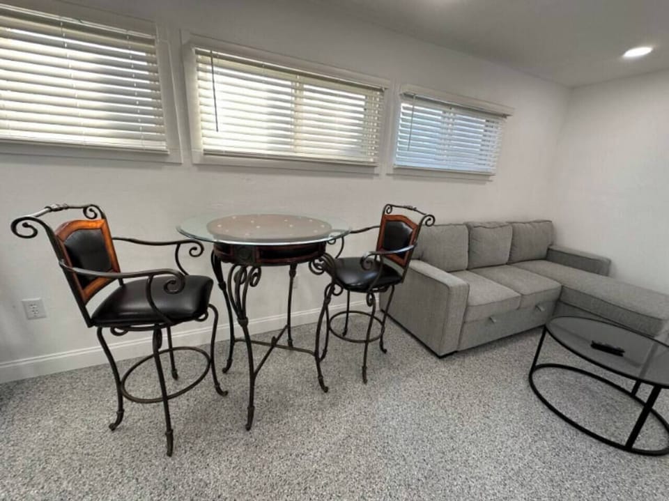 Dining/ work area
