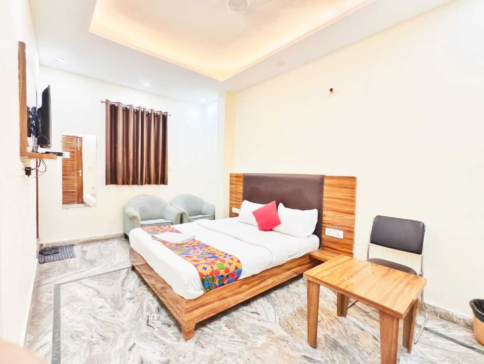 Deluxe Triple Room, City View | Desk, laptop workspace, iron/ironing board, free WiFi