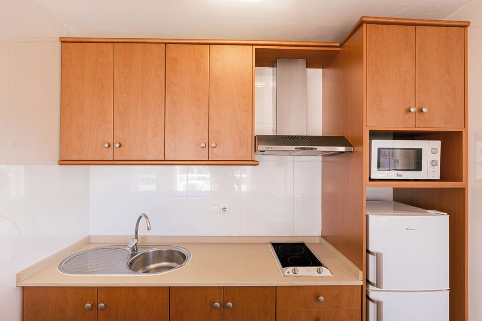 Apartment, 1 Bedroom | Private kitchen | Coffee/tea maker, fridge, microwave, stovetop