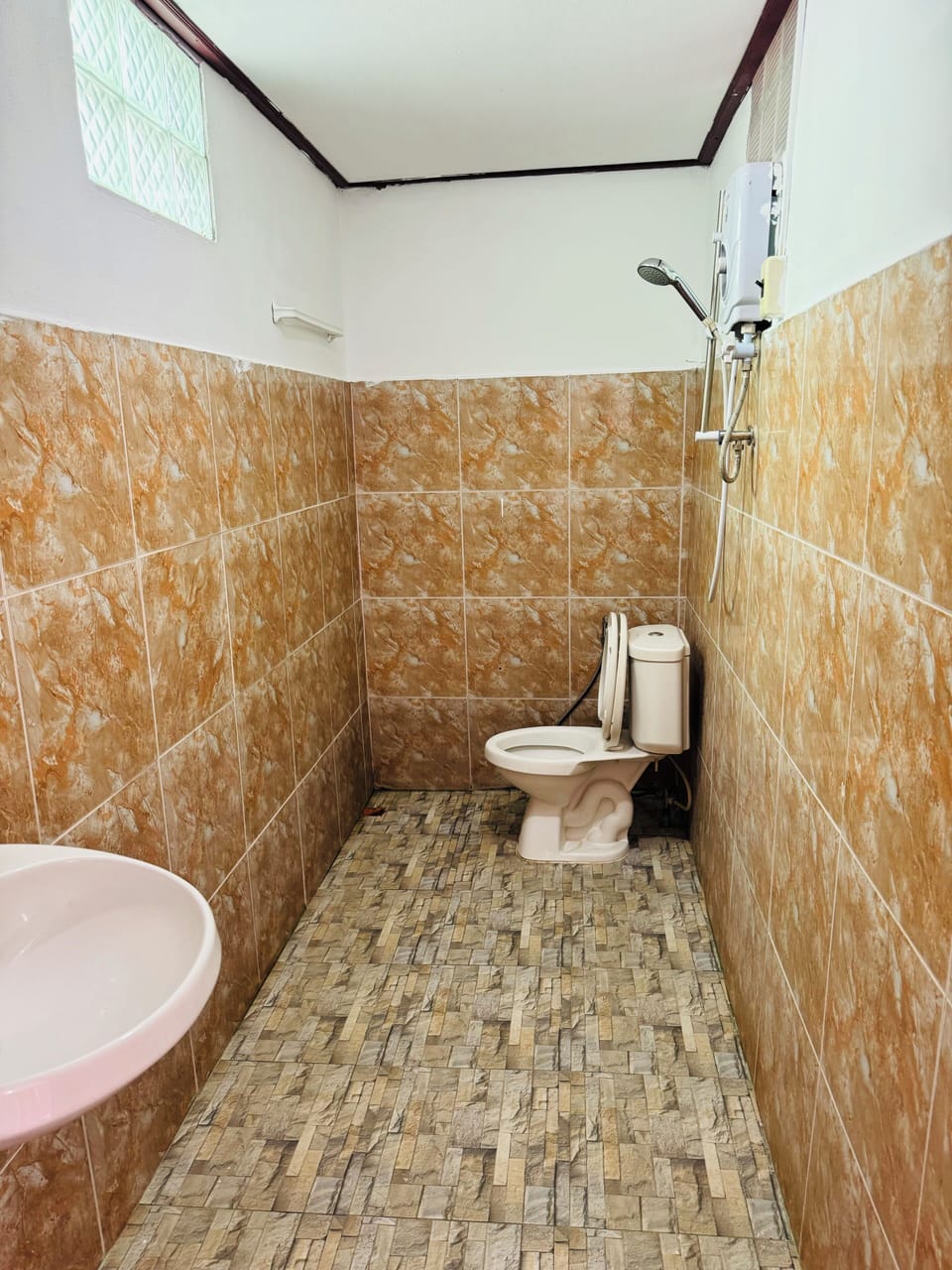 Standard Double Room, Mountain View | Bathroom | Shower, slippers, bidet, towels