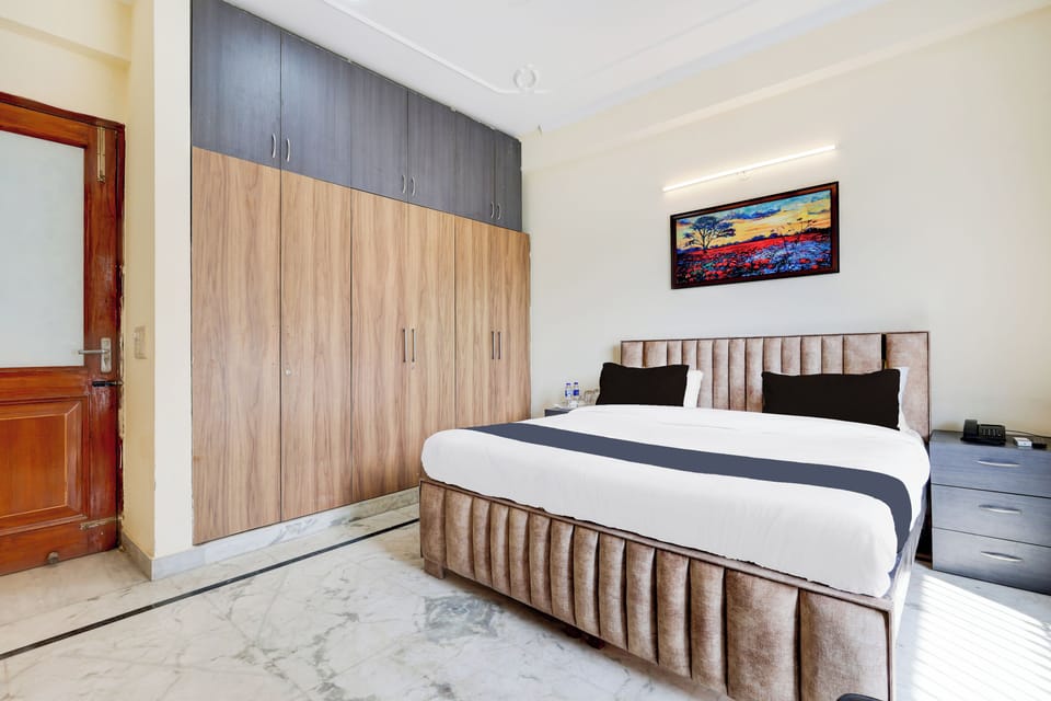 Classic Double Room, Balcony | Desk, laptop workspace, soundproofing, free WiFi