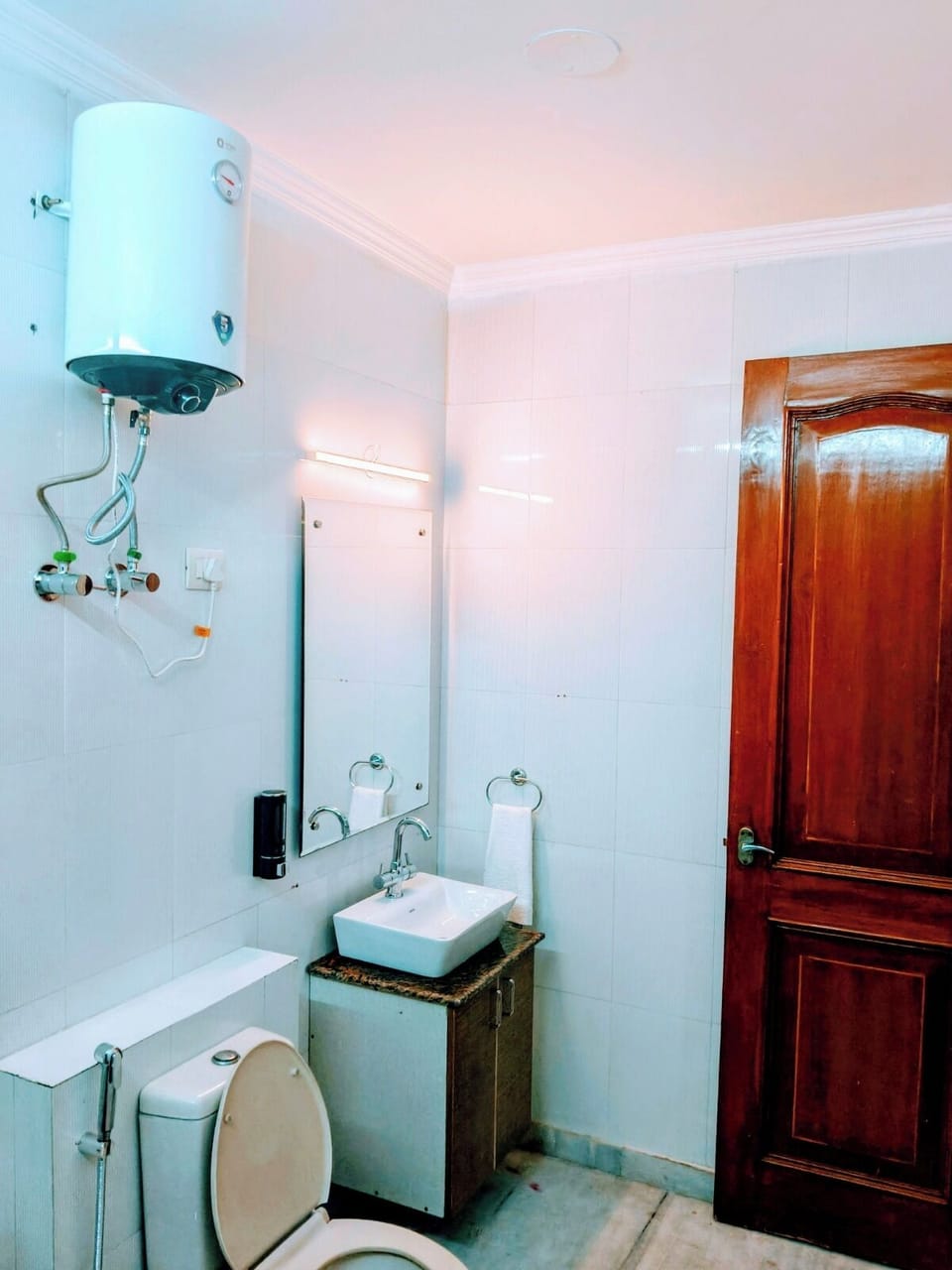 Classic Double Room, Balcony | Bathroom | Hair dryer, towels
