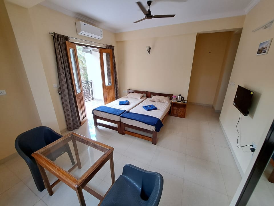 Deluxe Single Room, Non Smoking, Private Bathroom | Free WiFi, bed sheets