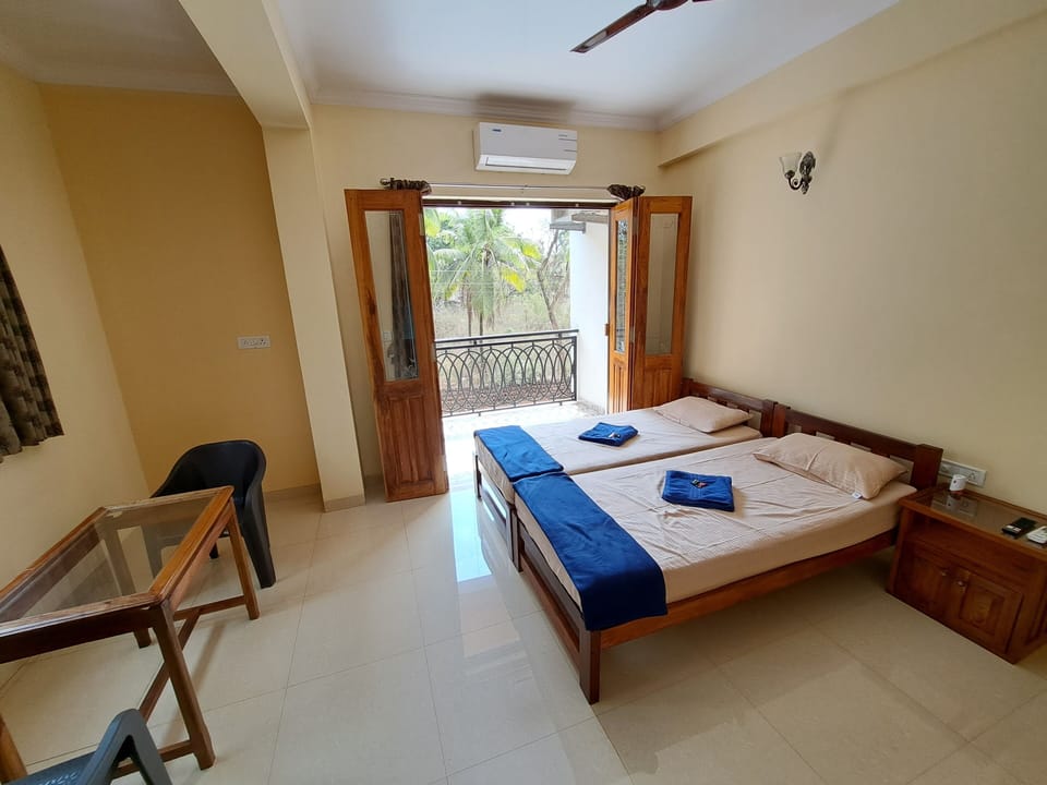 Deluxe Single Room, Non Smoking, Private Bathroom | Free WiFi, bed sheets