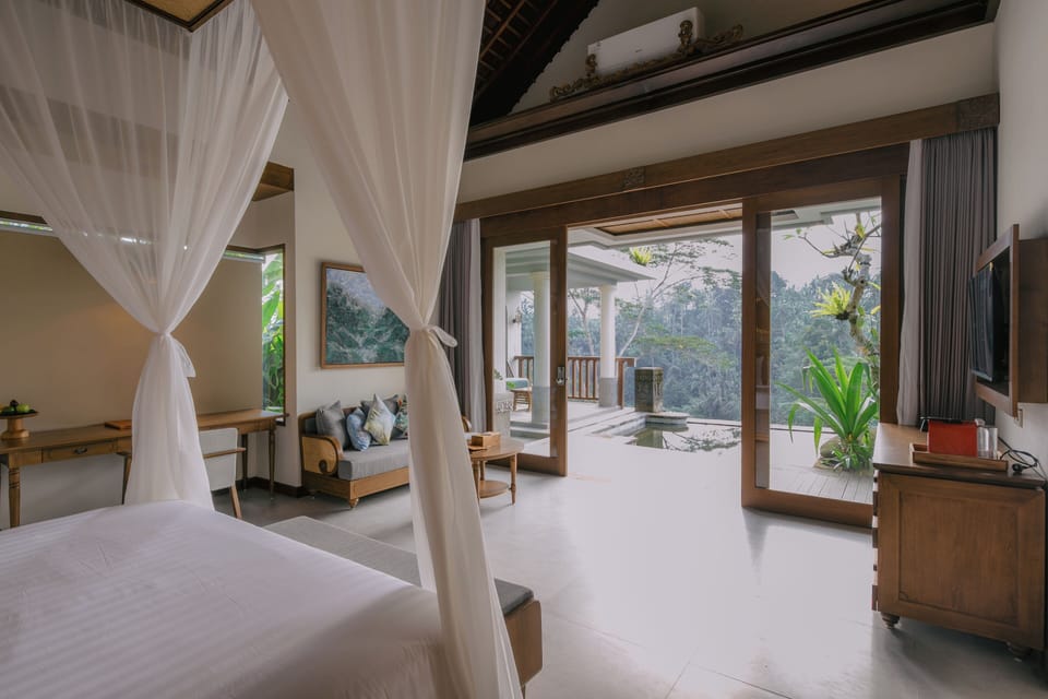 Deluxe Private Pool Villa | Free minibar, in-room safe, desk, laptop workspace
