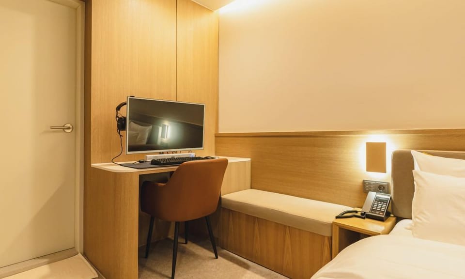 Standard 1PC | Individually decorated, individually furnished, free WiFi, bed sheets