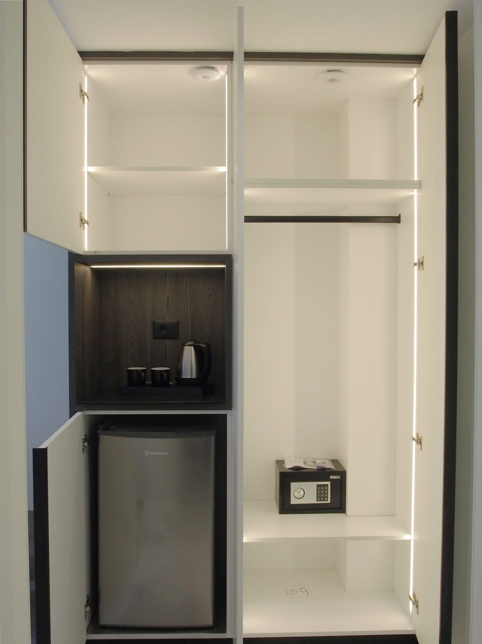 Penthouse, Balcony, Garden View | In-room safe, laptop workspace, soundproofing, free WiFi