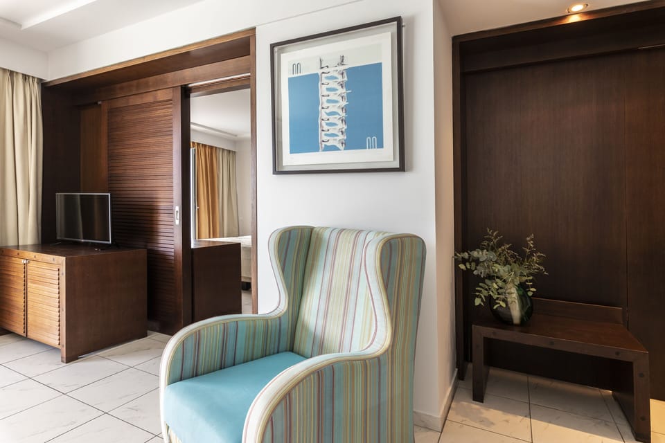 Suite Sea View with Private Pool | Living area | 30-inch LED TV with satellite channels, TV, table tennis