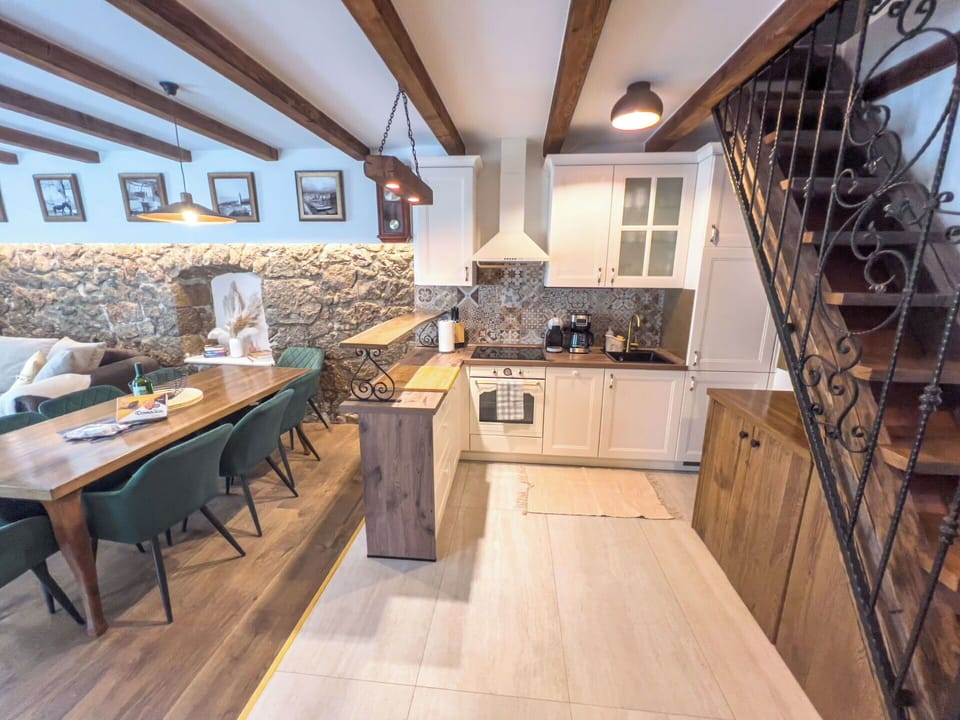 Furniture, Interior Design, Flooring, Wood, Floor, Wood Flooring, Ceiling, Countertop, Kitchen, Home