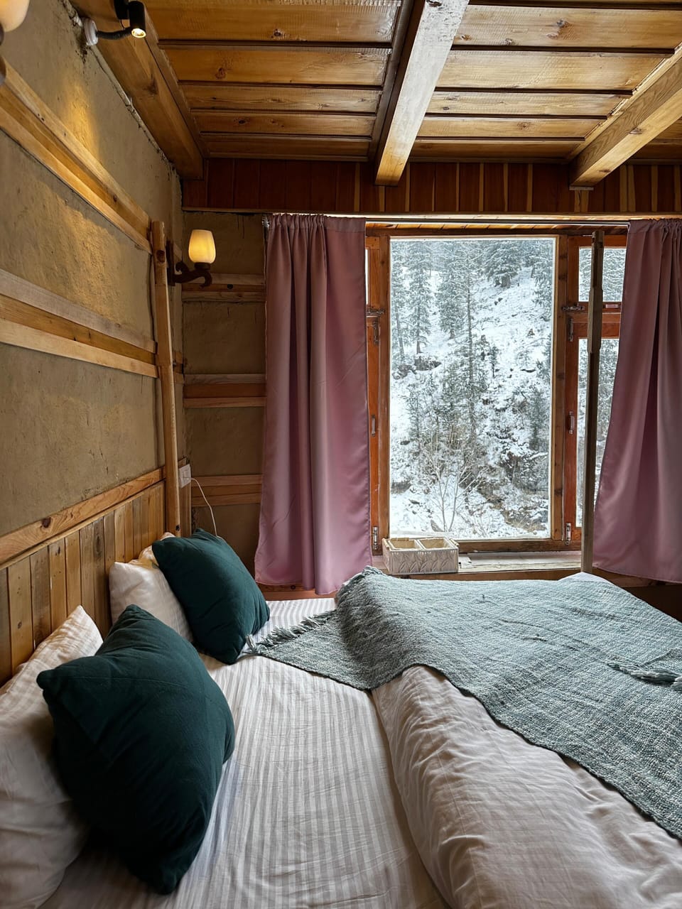 Basic Room, Mountain View | Free WiFi